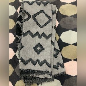 Wilfred Aritzia Mosaic Diamond Blanket Scarf